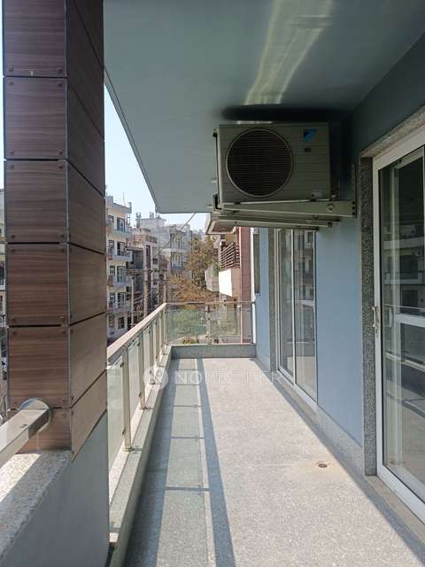 3 BHK Flat In Peach Tree Complex For Sale  In Sector 43