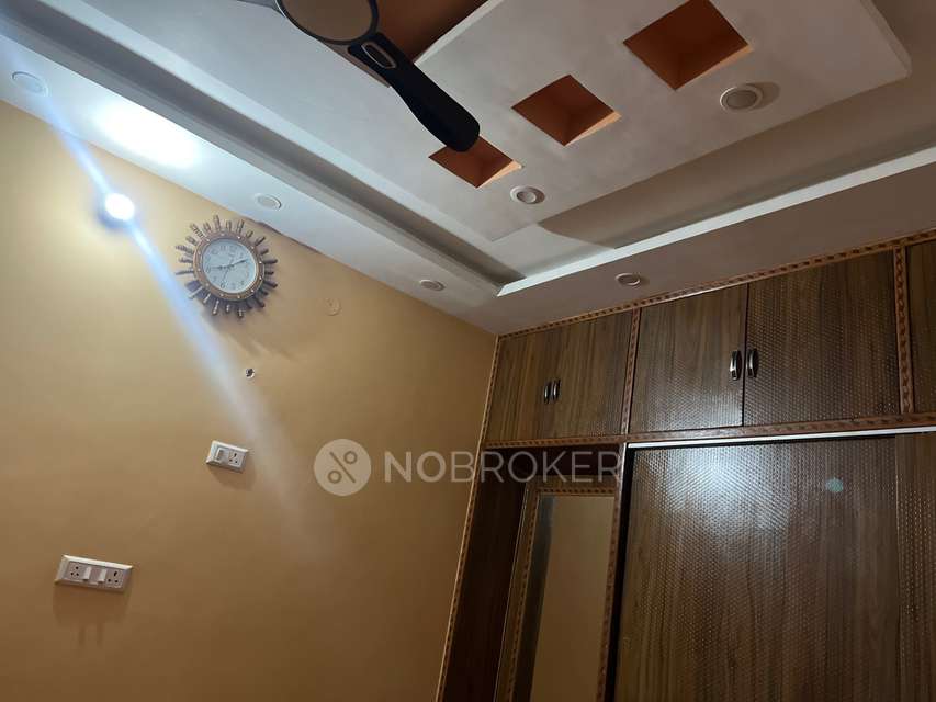 2 BHK Flat In Standalone Building  for Rent  In Krishna Nagar