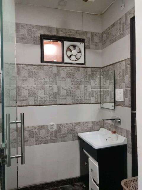 4 BHK Flat In Standalone Building  For Sale  In Adarsh Nagar 