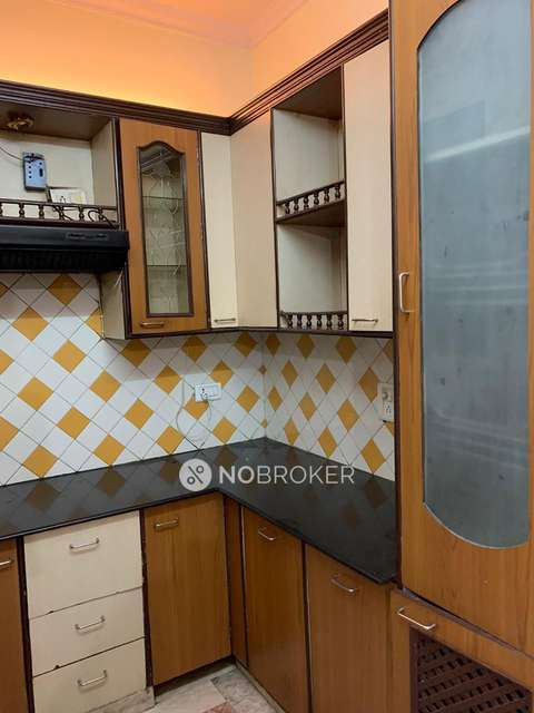 2 BHK Flat For Sale  In Janakpuri