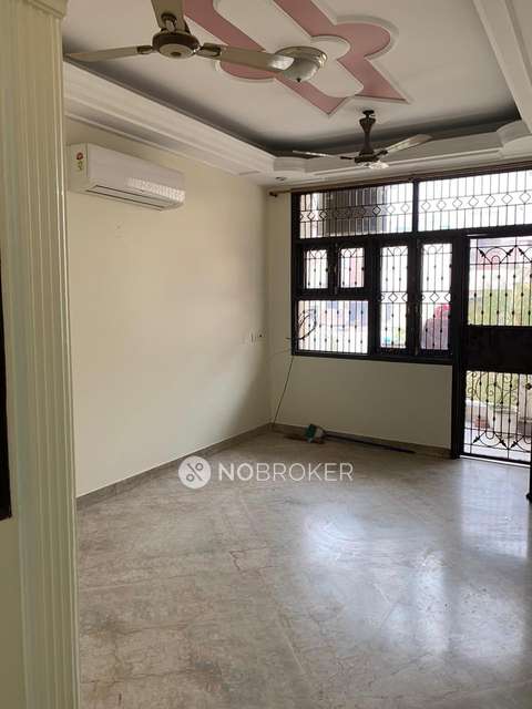 2 BHK Flat For Sale  In Janakpuri
