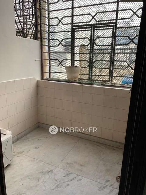 2 BHK Flat For Sale  In Janakpuri