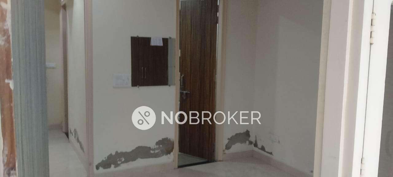 2 BHK Flat For Sale  In Sarai Alawardi
