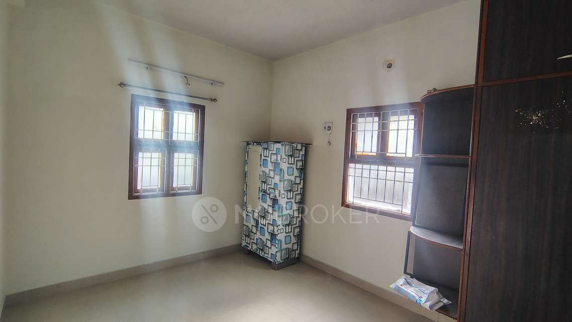 2 BHK Flat In Sri Hari Flats For Sale  In Puzhuthivakam