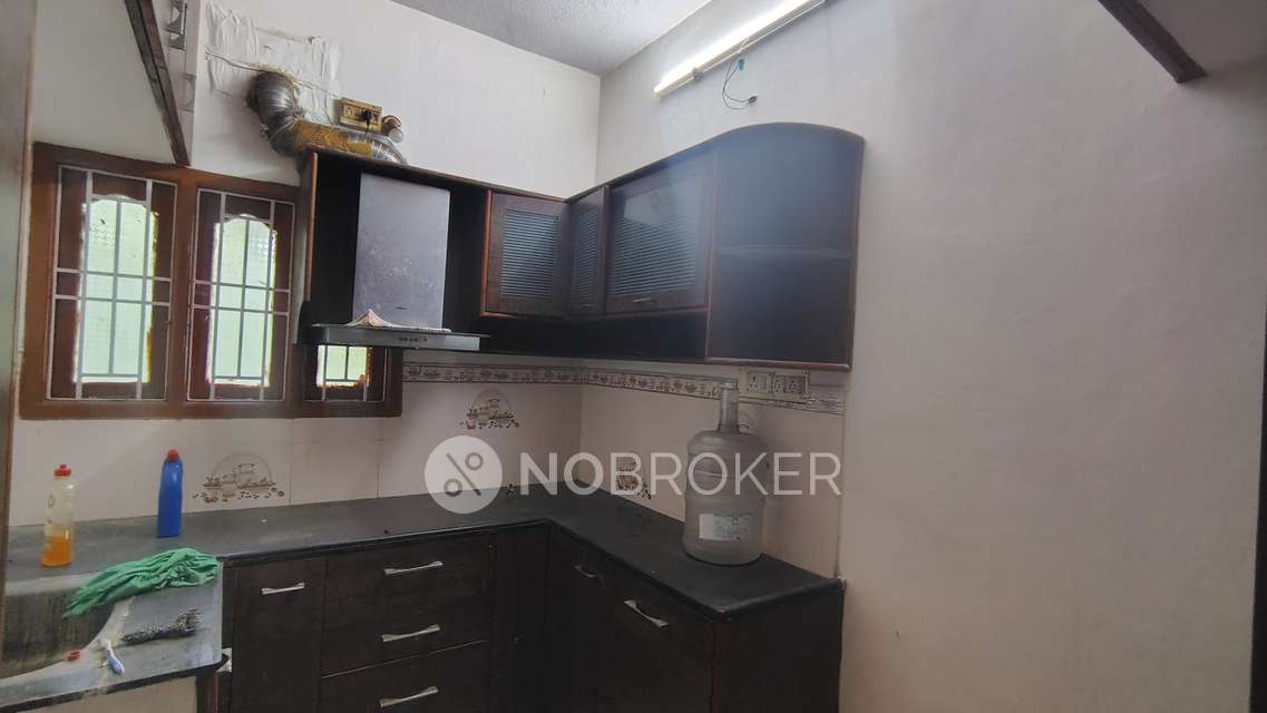 2 BHK Flat In Sri Hari Flats For Sale  In Puzhuthivakam
