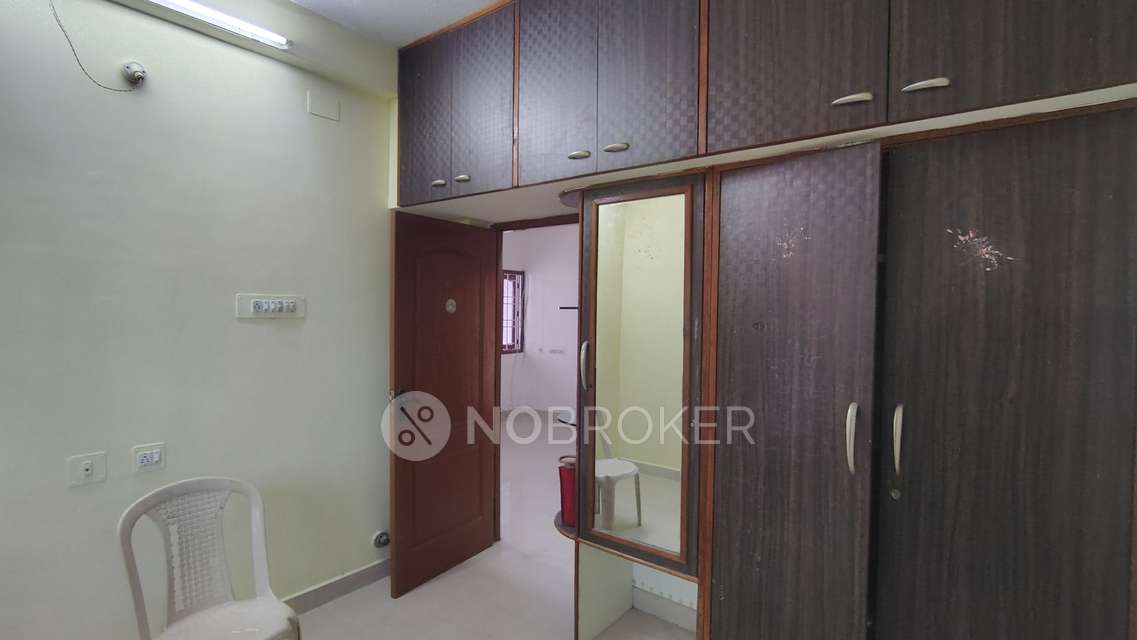 2 BHK Flat In Sri Hari Flats For Sale  In Puzhuthivakam
