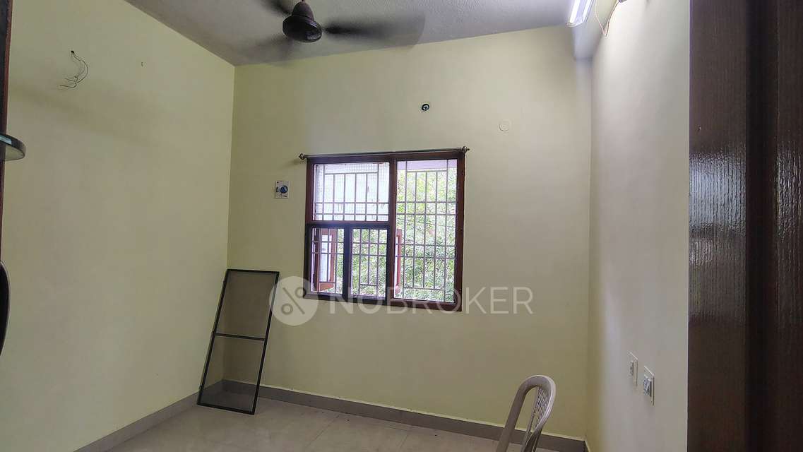 2 BHK Flat In Sri Hari Flats For Sale  In Puzhuthivakam