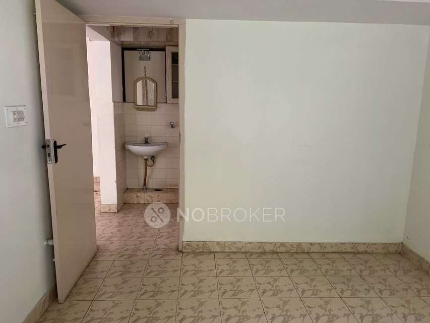 2 BHK Flat In Nandi Garden Phase Ii For Sale  In J. P. Nagar