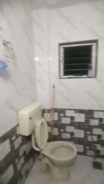 PG for Girls in Model Colony,