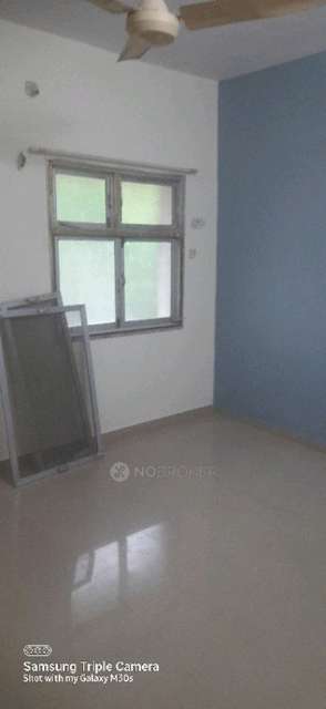 1 BHK Flat In Shanti Campus Society ,b .buiding For Sale  In Mulund West