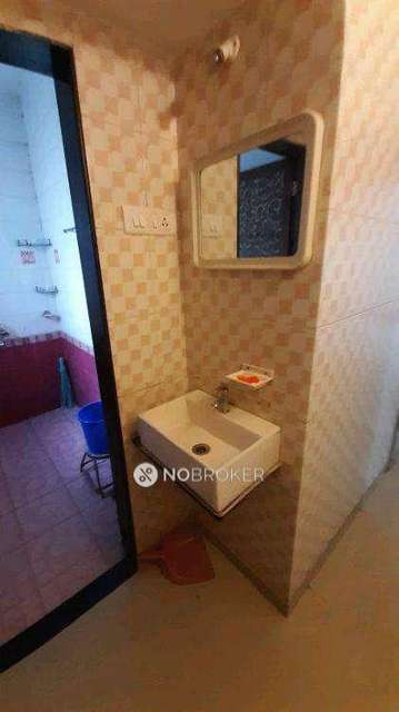 1 BHK Flat In Shanti Campus Society ,b .buiding For Sale  In Mulund West