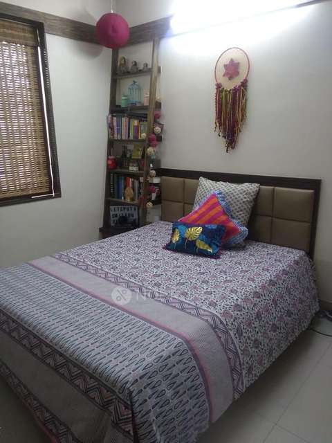 2 BHK Flat In Welcome Chs For Sale  In Kandivali West