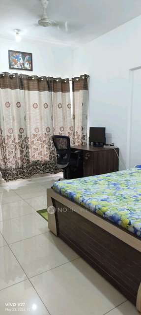2 BHK Flat In Tcg The Crown Greens Phase 2 for Rent  In The Crown Greens - Old Building