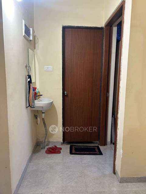 1 BHK Flat In Opulent Central Park for Rent  In Manjri Bk