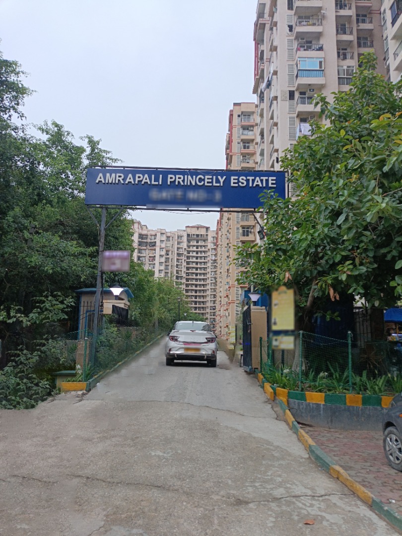 Amrapali Princely Estate