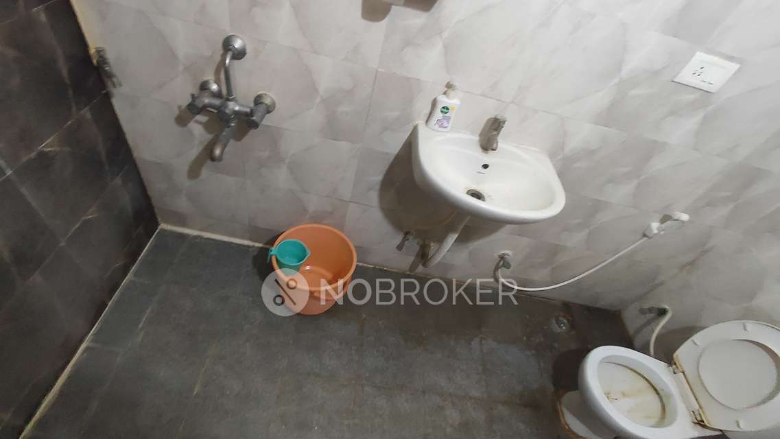 3 BHK Flat In Sri Rams Swathi Apartments For Sale  In Manikonda