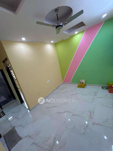 2 BHK Flat In Standalobne Building  For Sale  In Hauz Qazi