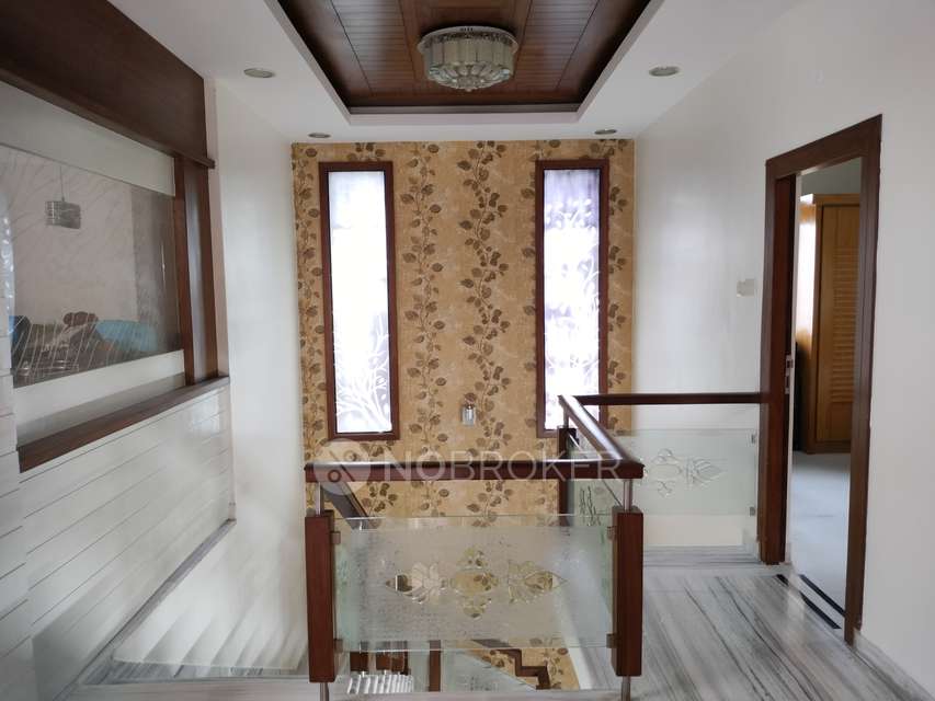 4+ BHK Flat In Ssrinivasam Apartments For Sale  In Bowenpally