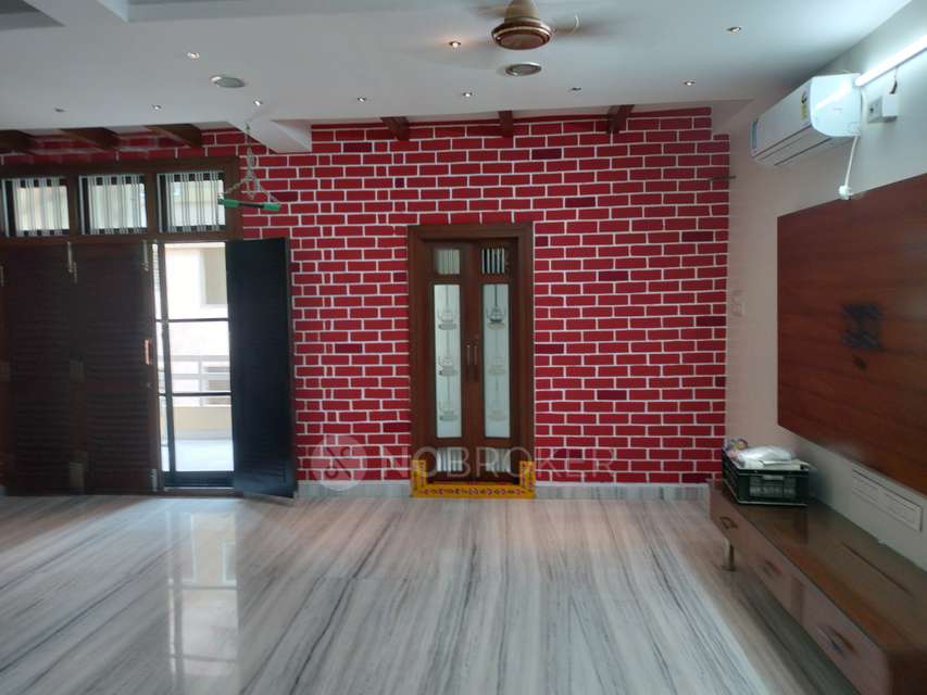 4+ BHK Flat In Ssrinivasam Apartments For Sale  In Bowenpally