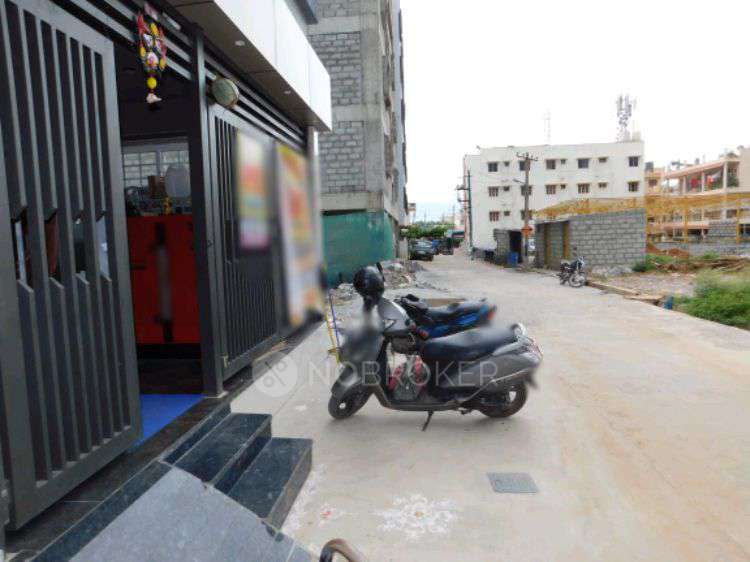 PG for Girls in Kodathi