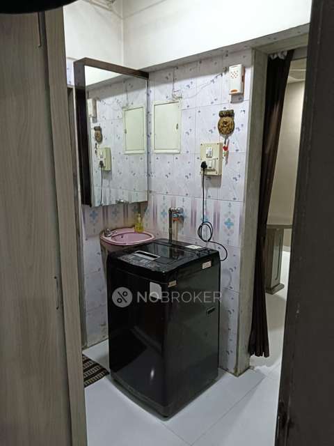 2 BHK Flat In Raj Tower Kandivali For Sale  In Kandivali East