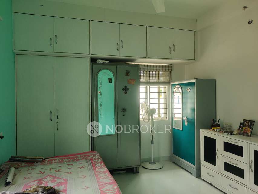 2 BHK Flat In Thompson Apartments For Sale  In Shenoy Nagar
