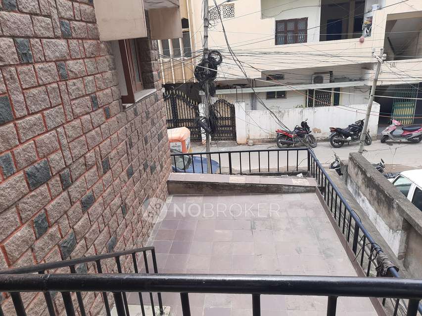 4+ BHK House For Sale  In Nallakunta