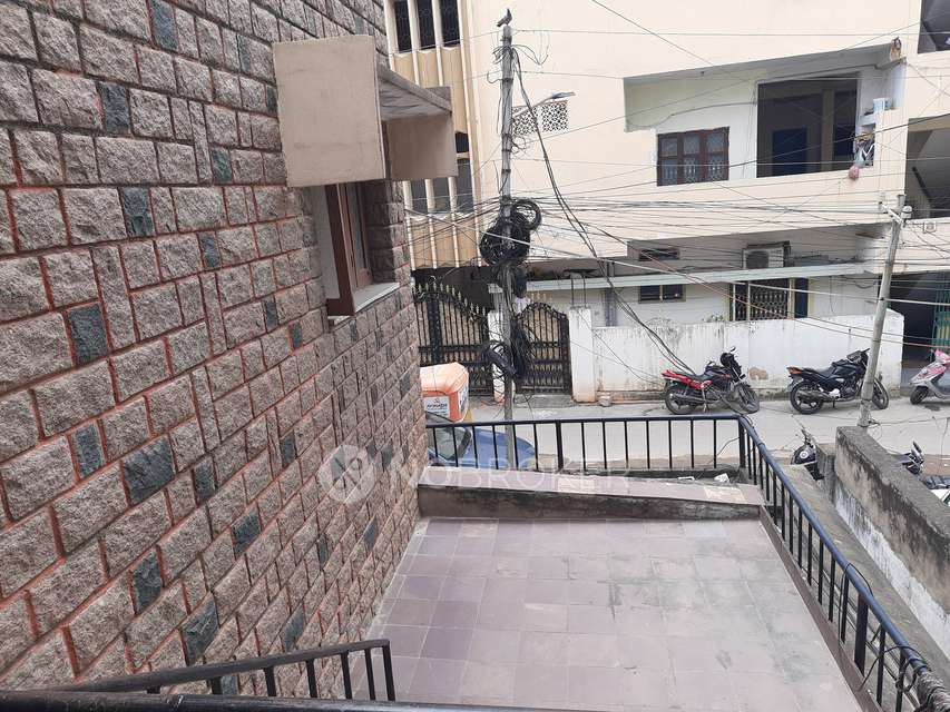 4+ BHK House For Sale  In Nallakunta