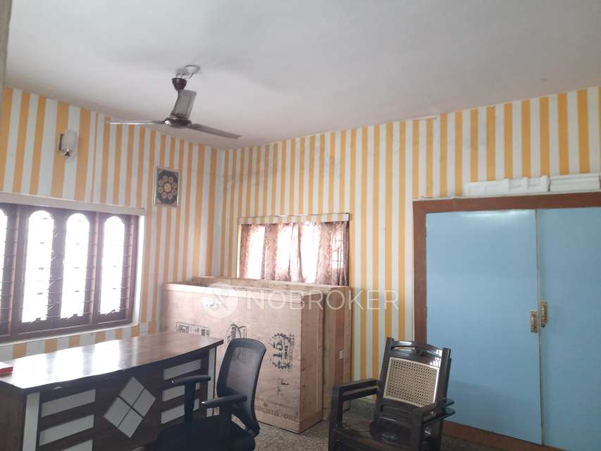 4+ BHK House For Sale  In Nallakunta
