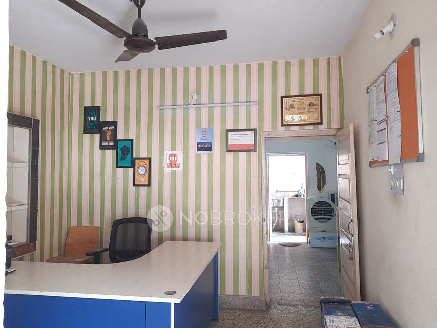 4+ BHK House For Sale  In Nallakunta
