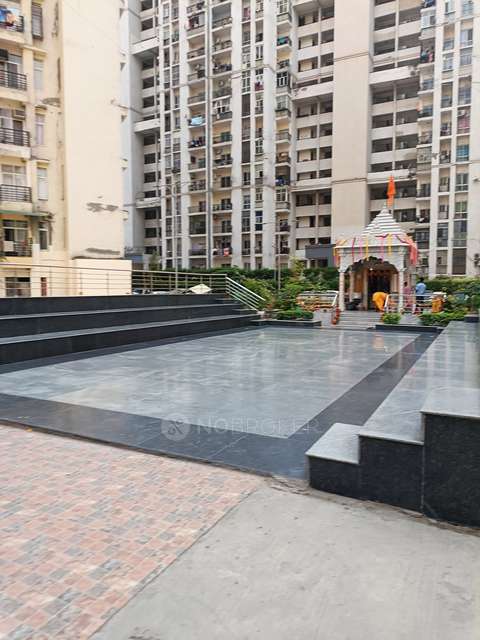 2 BHK Flat In Assotech Windsor Court, Sector-78 For Sale  In Sector-78