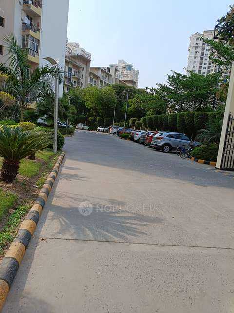 2 BHK Flat In Assotech Windsor Court, Sector-78 For Sale  In Sector-78