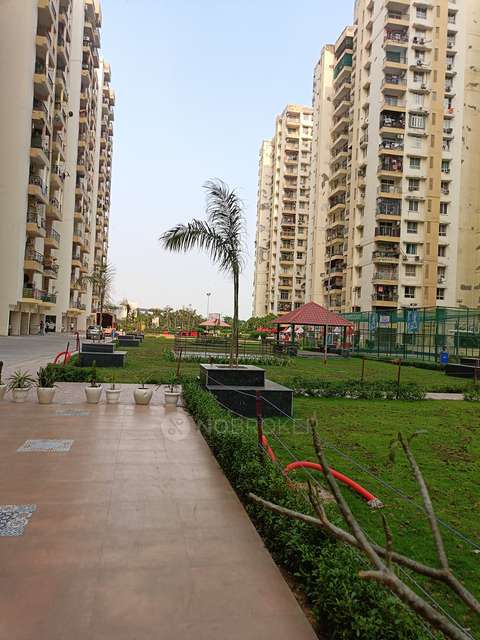 2 BHK Flat In Assotech Windsor Court, Sector-78 For Sale  In Sector-78