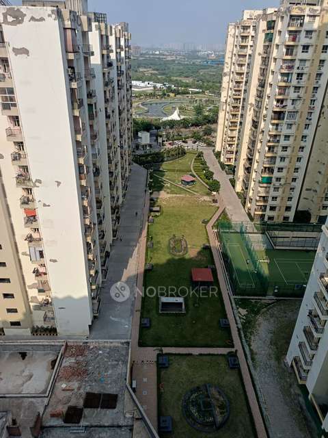 2 BHK Flat In Assotech Windsor Court, Sector-78 For Sale  In Sector-78