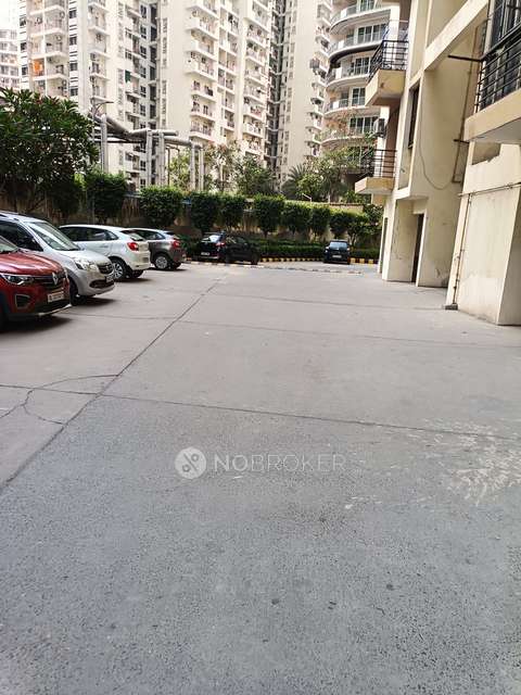 2 BHK Flat In Assotech Windsor Court, Sector-78 For Sale  In Sector-78