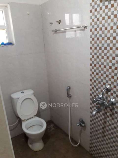 2 BHK Flat In Color Gates For Sale  In  Perumbakkam