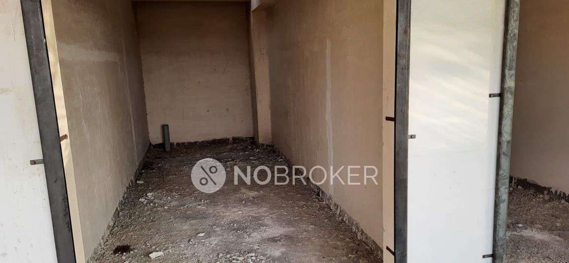 Shop in Wave City, Ghaziabad for sale 