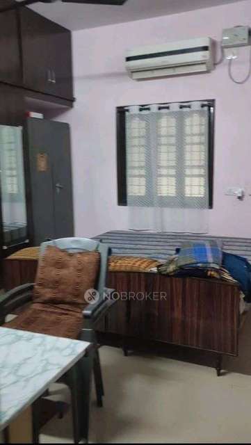 2 BHK Flat In Shri Sai Krupa Nilayam, Gayathri Nagar Allapur For Sale  In Madhapur