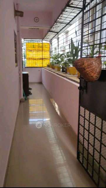 2 BHK Flat In Shri Sai Krupa Nilayam, Gayathri Nagar Allapur For Sale  In Madhapur