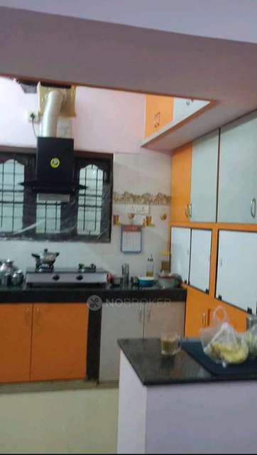 2 BHK Flat In Shri Sai Krupa Nilayam, Gayathri Nagar Allapur For Sale  In Madhapur