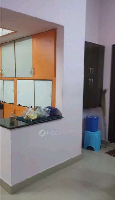 2 BHK Flat In Shri Sai Krupa Nilayam, Gayathri Nagar Allapur For Sale  In Madhapur