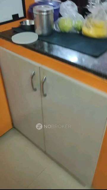 2 BHK Flat In Shri Sai Krupa Nilayam, Gayathri Nagar Allapur For Sale  In Madhapur