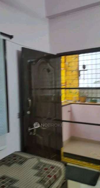 2 BHK Flat In Shri Sai Krupa Nilayam, Gayathri Nagar Allapur For Sale  In Madhapur