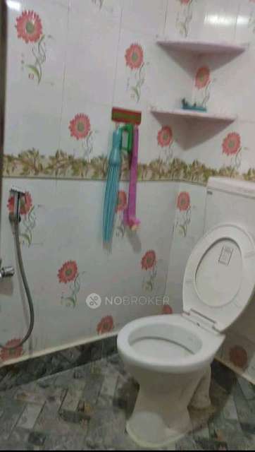 2 BHK Flat In Shri Sai Krupa Nilayam, Gayathri Nagar Allapur For Sale  In Madhapur