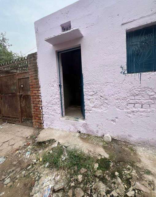 Godown/Warehouse in  Ghevra, Delhi for Rent 