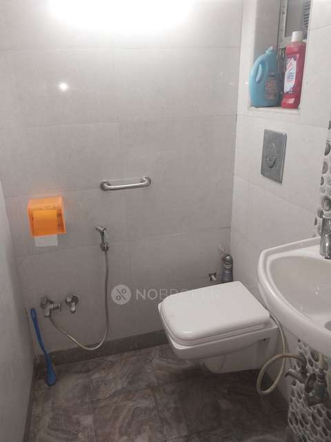 1 BHK Flat In Bindra Classic For Sale  In Andheri East