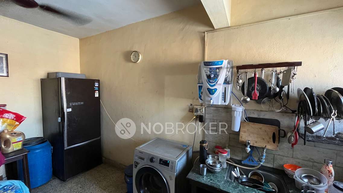 1 BHK Flat In Dinshaw House For Sale  In Camp