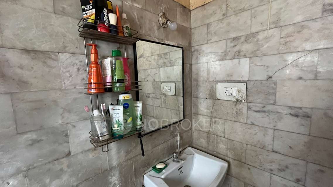 1 BHK Flat In Dinshaw House For Sale  In Camp