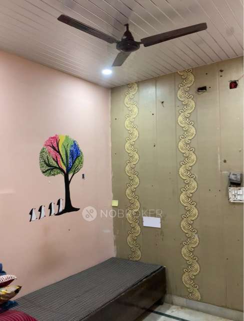 PG for Girls in Mukherjee Nagar