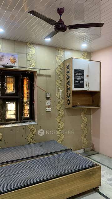 PG for Girls in Mukherjee Nagar